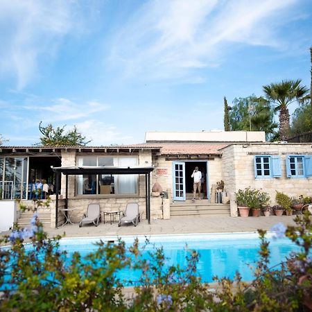 The Carob Tree Villa - Rustic Luxury Home With Access To Pool And Restaurant لارنكا المظهر الخارجي الصورة